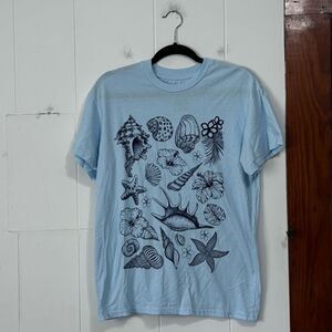 Isaac Morris Blue Seashell Graphic T-Shirt Medium coastal Beachy